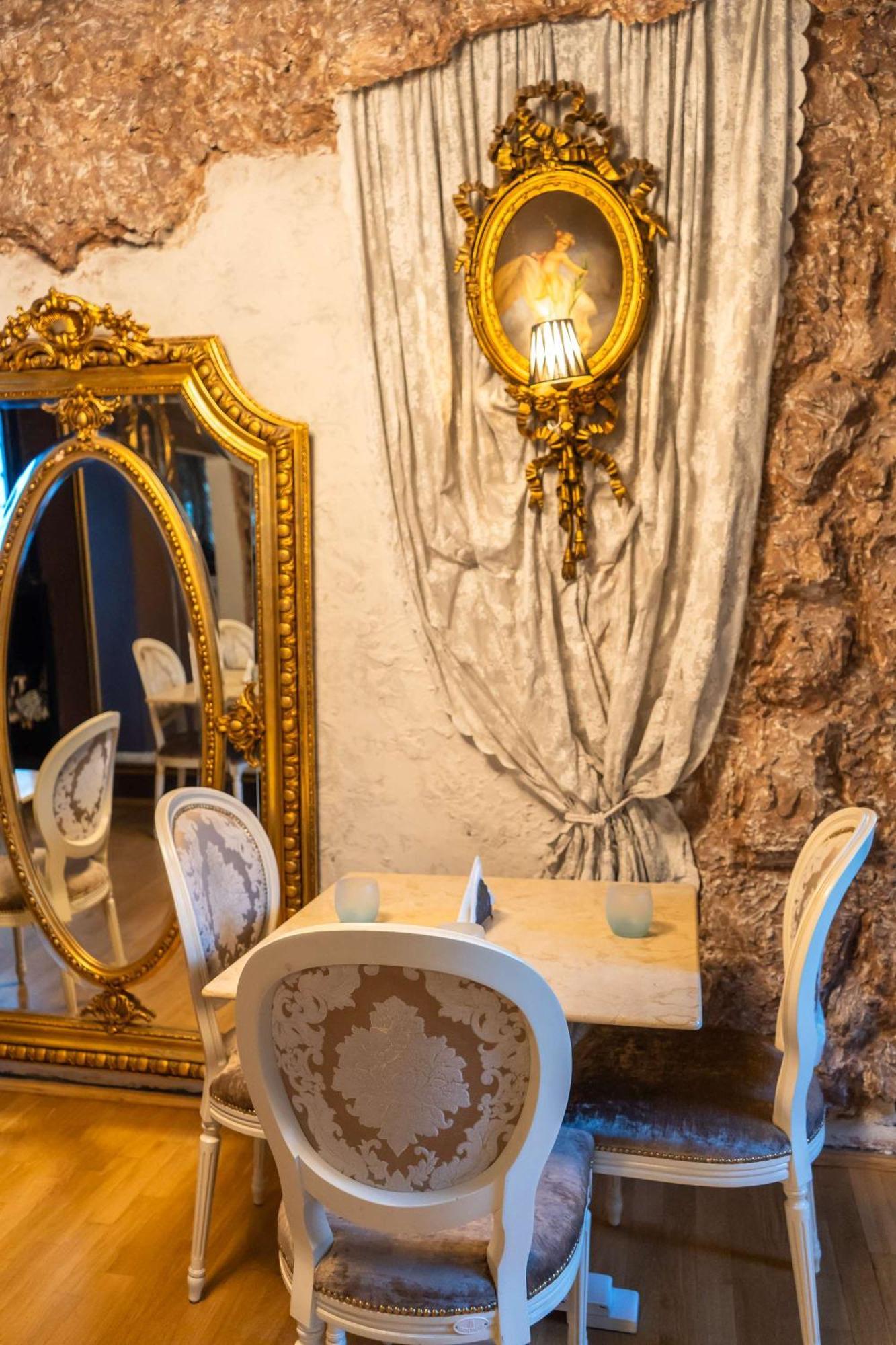 Conacul Coroanei Luxury Boutique Hotel 布加勒斯特 外观 照片