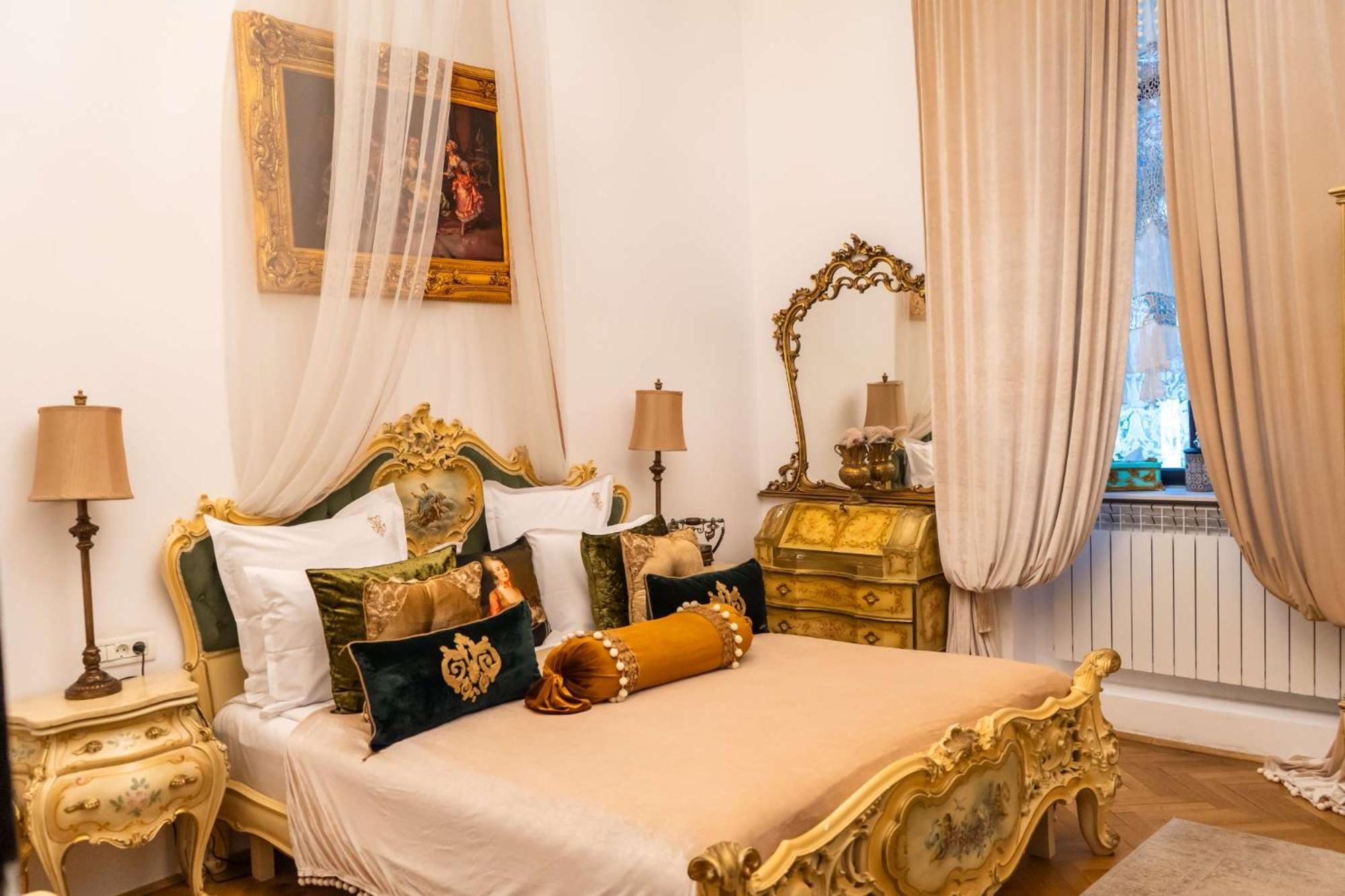 Conacul Coroanei Luxury Boutique Hotel 布加勒斯特 外观 照片