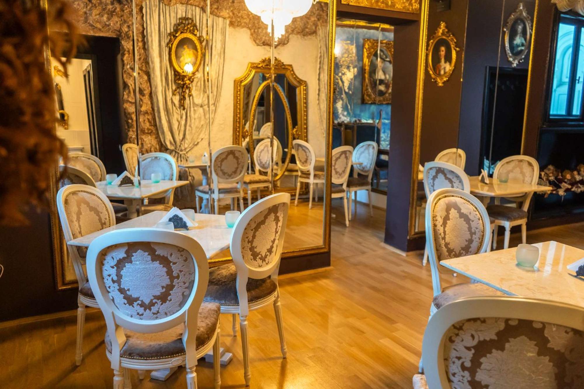 Conacul Coroanei Luxury Boutique Hotel 布加勒斯特 外观 照片